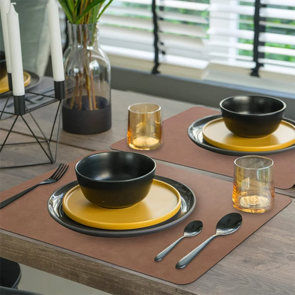 Kunstleder Tischsets Set 🍽️ – Quadratisch, isolierend für Küche, Esszimmer & Restaurant (1/4/6 Stück)